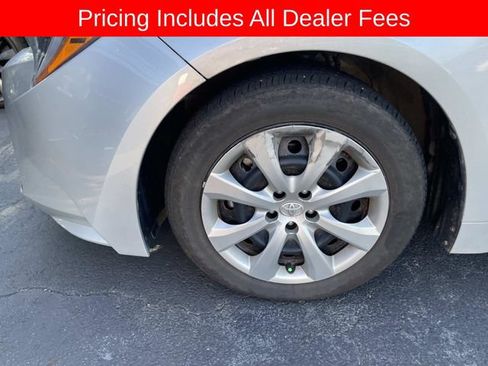 Used 2025 Toyota Corolla LE FWD image 2
