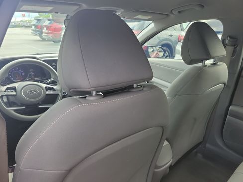 Used 2023 Hyundai Elantra SEL w/ Cargo Package FWD image 12