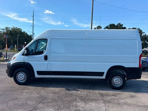 Used 2025 RAM ProMaster 2500 w/ Convenience Group FWD image 9