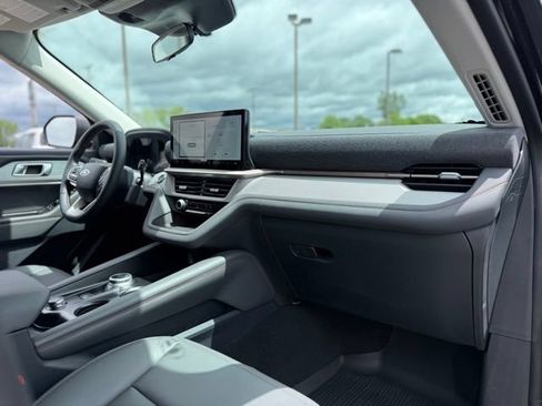 New 2026 Ford Explorer Active w/ Active Comfort Package AWD/4WD image 17