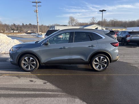 Used 2024 Ford Escape Platinum image 7