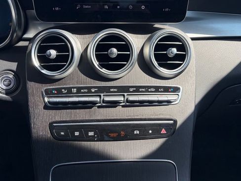 Used 2021 Mercedes-Benz GLC 300 4MATIC image 27