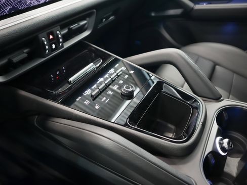 New 2026 Porsche Cayenne E-Hybrid image 17