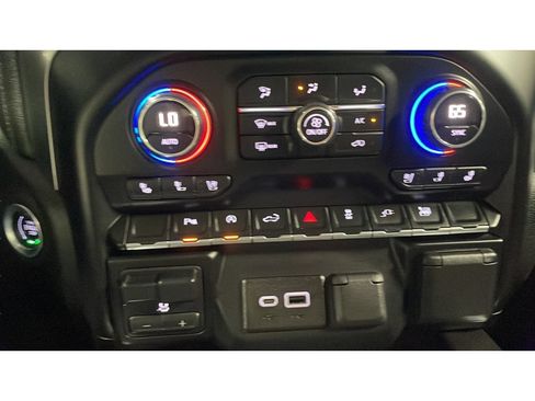 Used 2019 Chevrolet Silverado 1500 LTZ w/ LTZ Plus Package AWD/4WD image 14