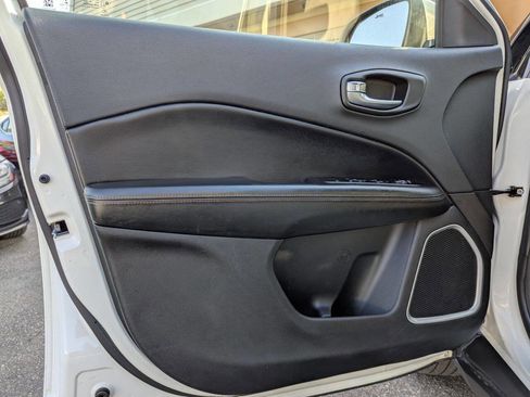 Used 2019 Jeep Compass Limited image 12