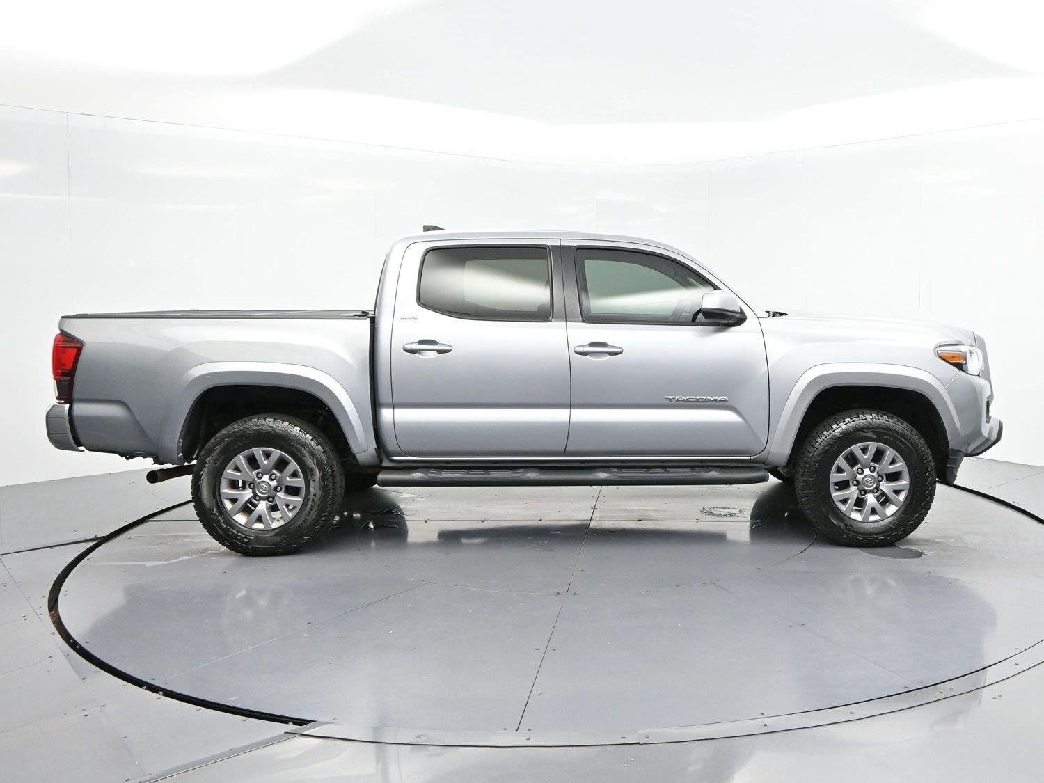 Used 2019 Toyota Tacoma SR5 AWD/4WD image 8