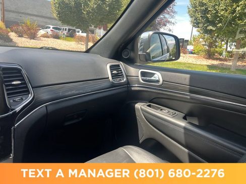 Used 2022 Jeep Grand Cherokee Limited AWD/4WD image 30