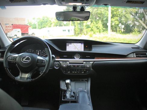 Used 2016 Lexus ES 350 w/ Navigation System Package FWD image 12