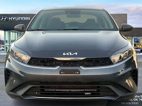 Used 2024 Kia Forte LXS image 3