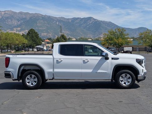 Used 2023 GMC Sierra 1500 SLE AWD/4WD image 2