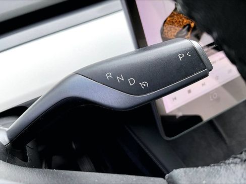 Used 2021 Tesla Model Y Long Range AWD/4WD image 31