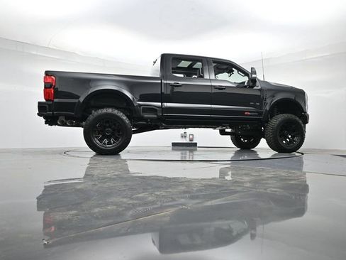New 2025 Ford F250 XLT w/ Black Appearance Package image 31