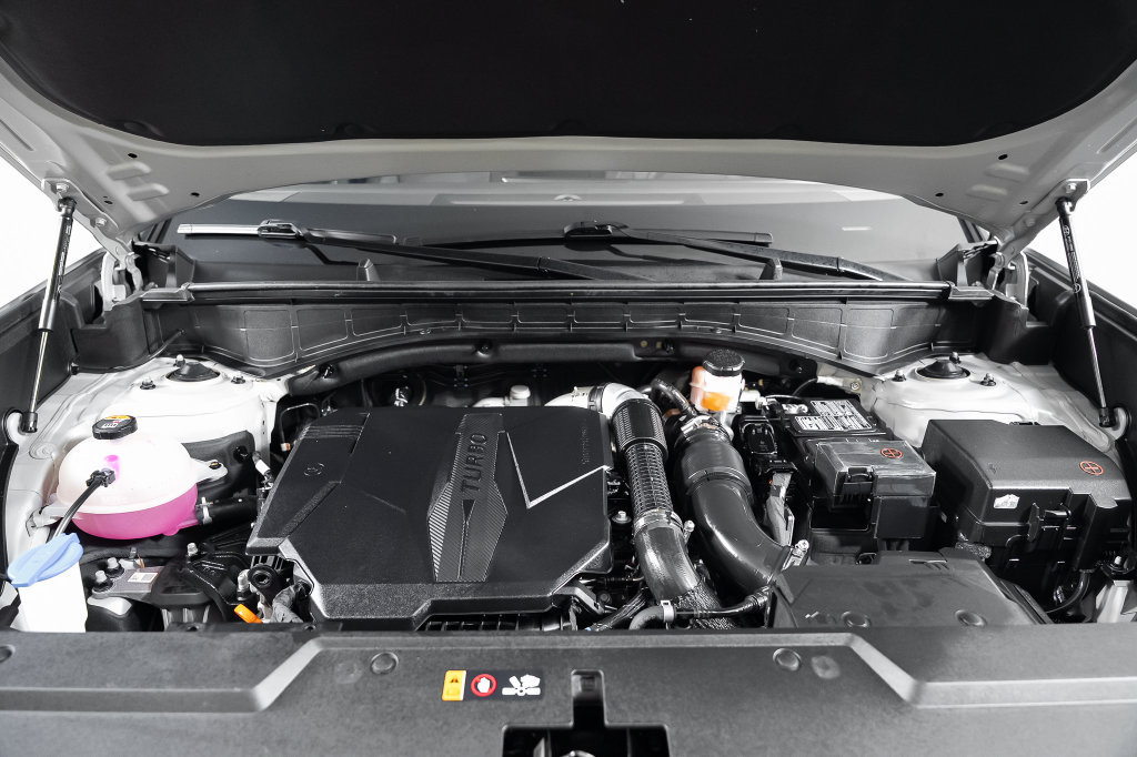 Certified 2024 Hyundai Santa Fe Limited FWD image 38