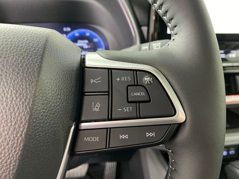 New 2026 Toyota Highlander Platinum image 16