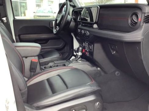 Certified 2024 Jeep Wrangler Unlimited Rubicon image 16