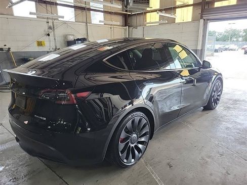 Used 2023 Tesla Model Y Performance AWD/4WD image 6