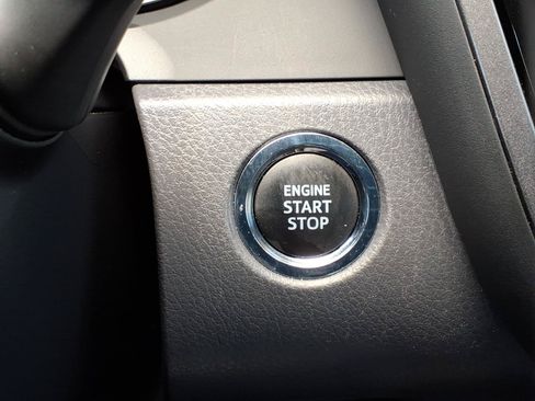 Used 2022 Toyota Camry SE w/ Convenience Package FWD image 28
