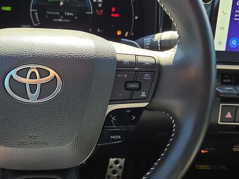 Used 2025 Toyota Camry SE w/ Multimedia Upgrade Package FWD image 21