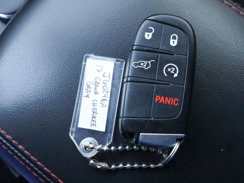 Used 2017 Jeep Grand Cherokee Trailhawk image 35