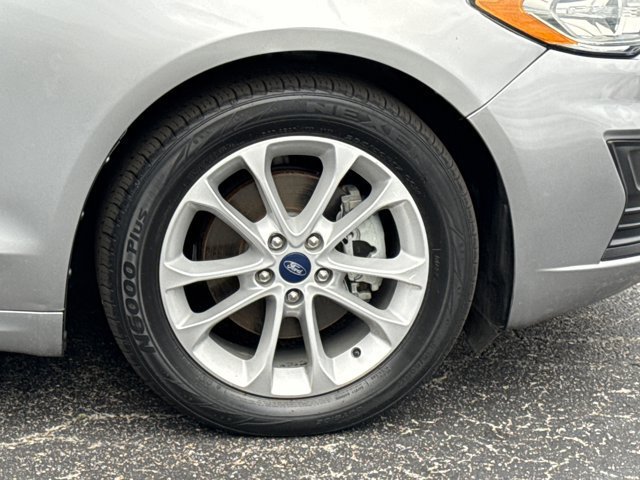 Used 2020 Ford Fusion SE FWD image 5