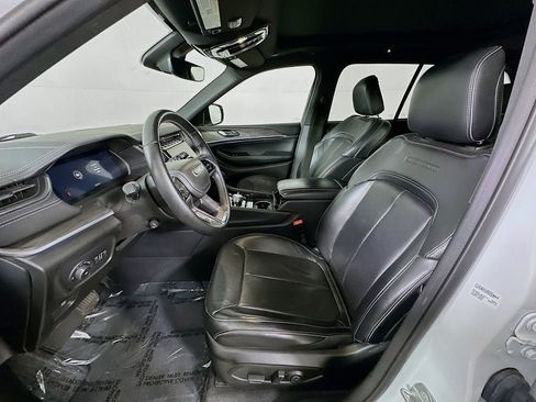 Used 2022 Jeep Grand Cherokee Overland image 15