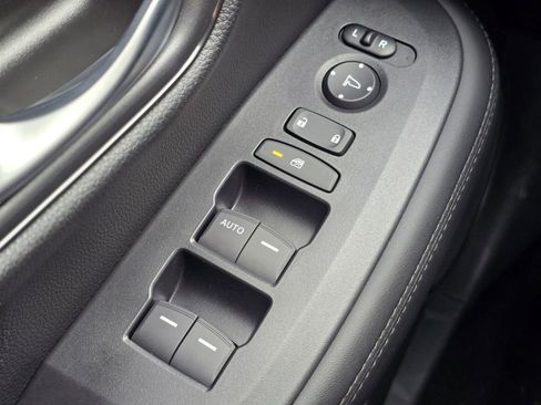 New 2026 Honda HR-V LX image 15
