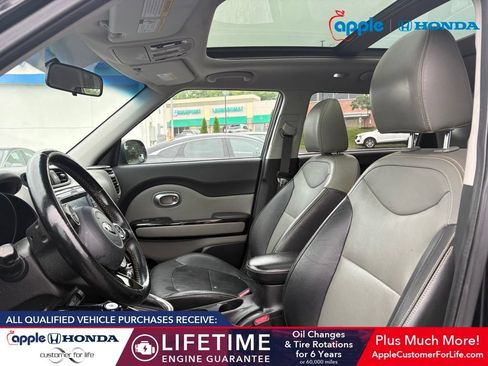 Used 2016 Kia Soul + w/ Primo Package FWD image 6