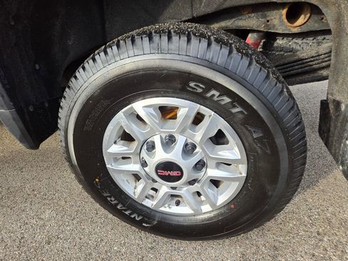 Used 2022 GMC Sierra 2500 SLE w/ SLE Value Package; image 41