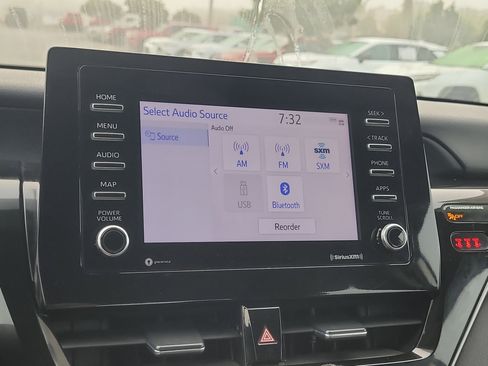 Used 2024 Toyota Camry SE image 21