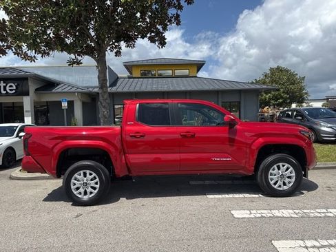 Used 2025 Toyota Tacoma SR5 image 8