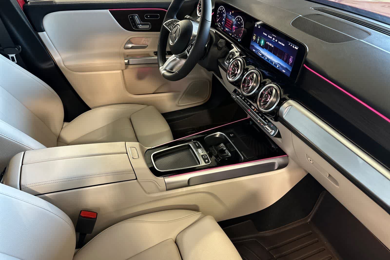 Used 2026 Mercedes-Benz GLB 250 4MATIC image 16