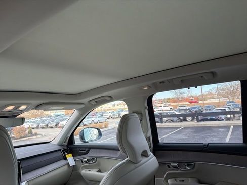 New 2026 Volvo XC90 T8 Ultra w/ Protection Package Premier AWD/4WD image 8