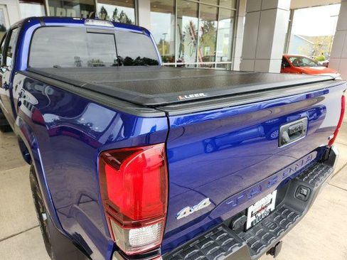 Certified 2022 Toyota Tacoma SR5 AWD/4WD image 13