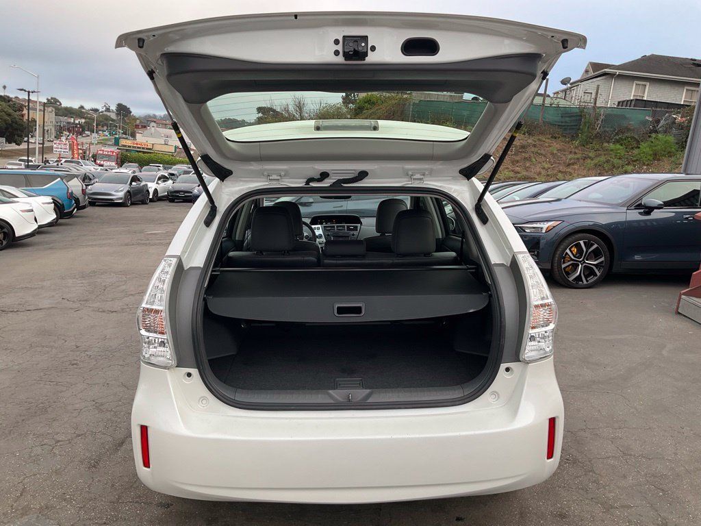 Used 2012 Toyota Prius V Five FWD image 9