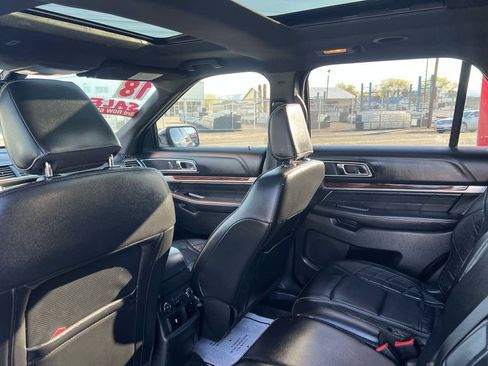 Used 2018 Ford Explorer Platinum AWD/4WD image 8