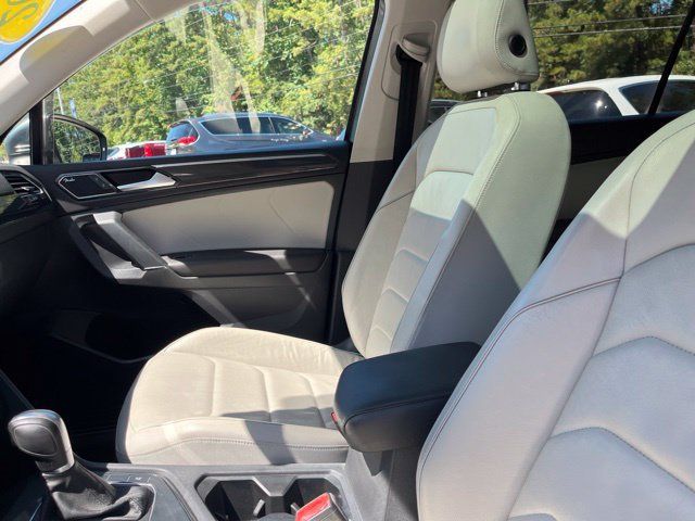 Used 2018 Volkswagen Tiguan SEL Premium FWD image 10