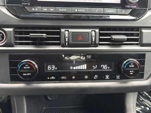 Used 2024 Nissan Pathfinder S AWD/4WD image 35
