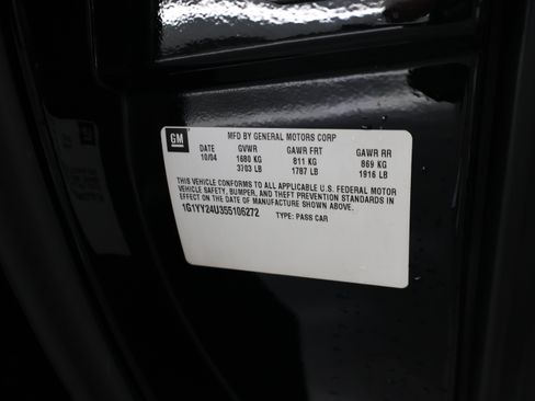 Used 2005 Chevrolet Corvette Coupe w/ Preferred Equipment Group RWD image 41