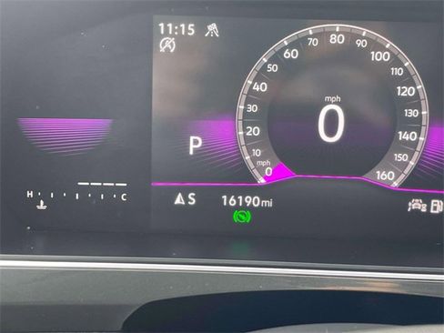 Used 2022 Volkswagen Tiguan SE R-Line image 26