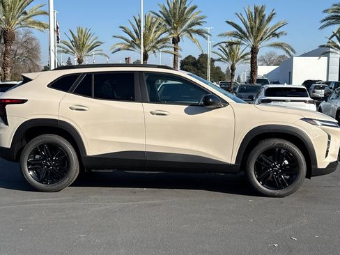 New 2026 Chevrolet Trax ACTIV w/ Driver Confidence Package image 2