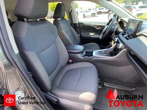 Used 2022 Toyota RAV4 LE AWD/4WD image 15