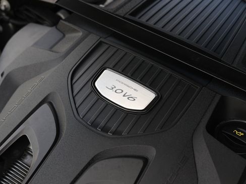 Used 2018 Porsche Panamera 4 image 63