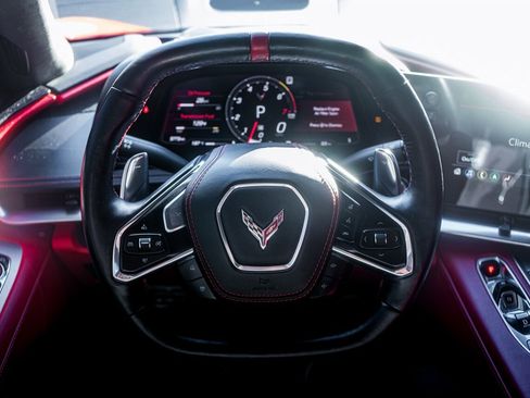 Used 2021 Chevrolet Corvette Stingray Premium Cpe w/ Z51 Performance Package image 17