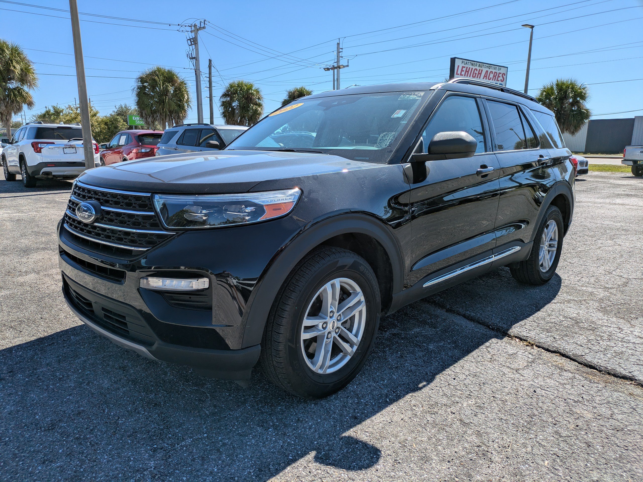 Used 2022 Ford Explorer XLT w/ Equipment Group 202A AWD/4WD image 8