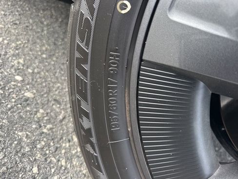 Used 2025 Toyota Prius LE image 30