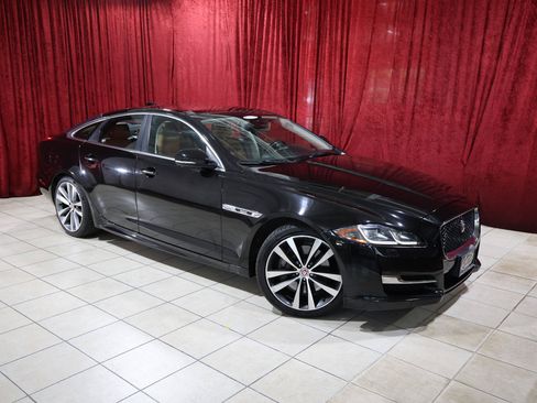 Used 2017 Jaguar XJ R-Sport AWD/4WD image 2