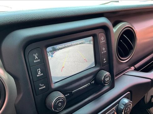 Used 2019 Jeep Wrangler Unlimited Sport S AWD/4WD image 14