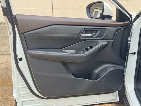 Used 2023 Nissan Rogue SV w/ SV Premium B Package FWD image 36