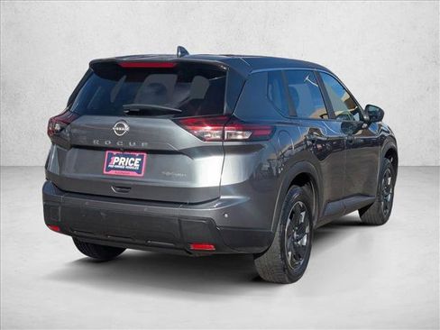 Used 2024 Nissan Rogue SV image 5