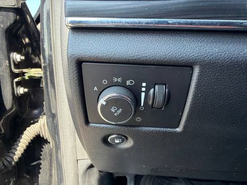 Used 2019 Jeep Grand Cherokee Limited AWD/4WD image 24